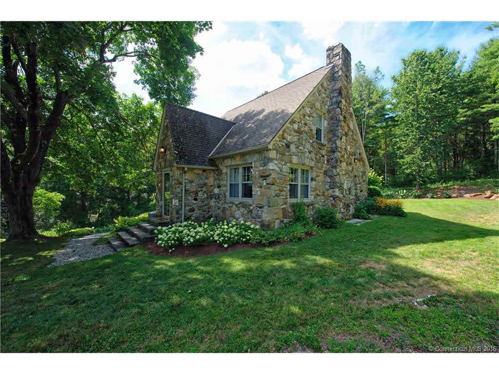Building photograph for 266 LIME ROCK ROAD